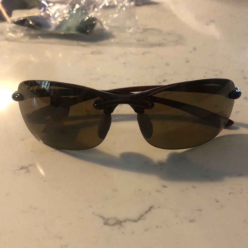 MAUI JIM SUNGLASS—Hanalei model—UNWORN—still has tags